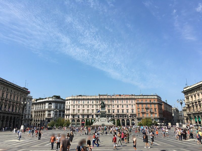 イタリア ミラノ ドゥオーモ広場