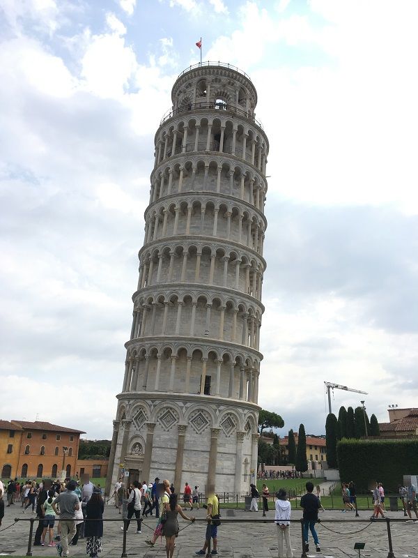 イタリア ピサの斜塔