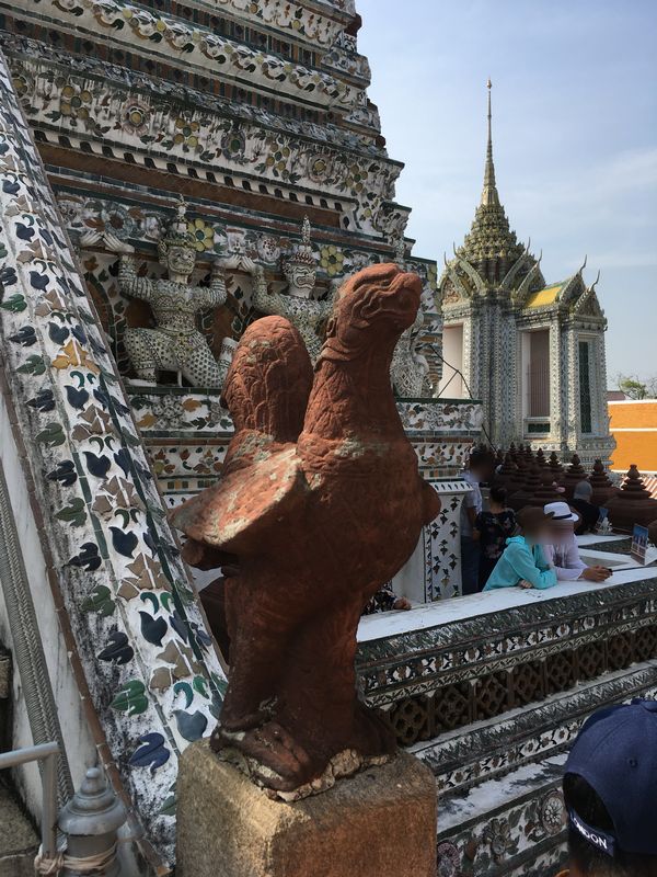 タイ バンコク ワット・アルン 大仏塔 石像 動物