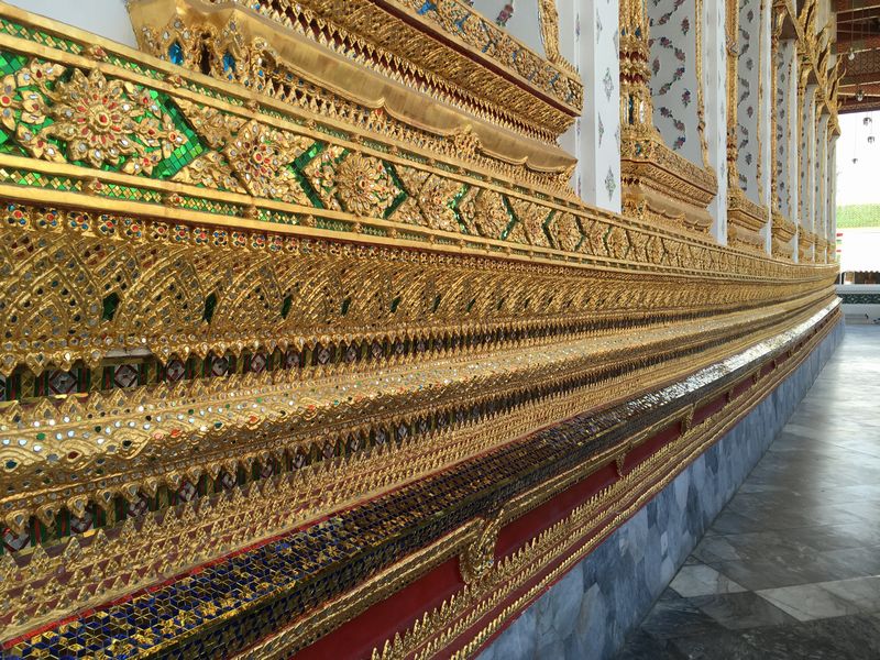 タイ バンコク ワット・アルン 本堂 装飾