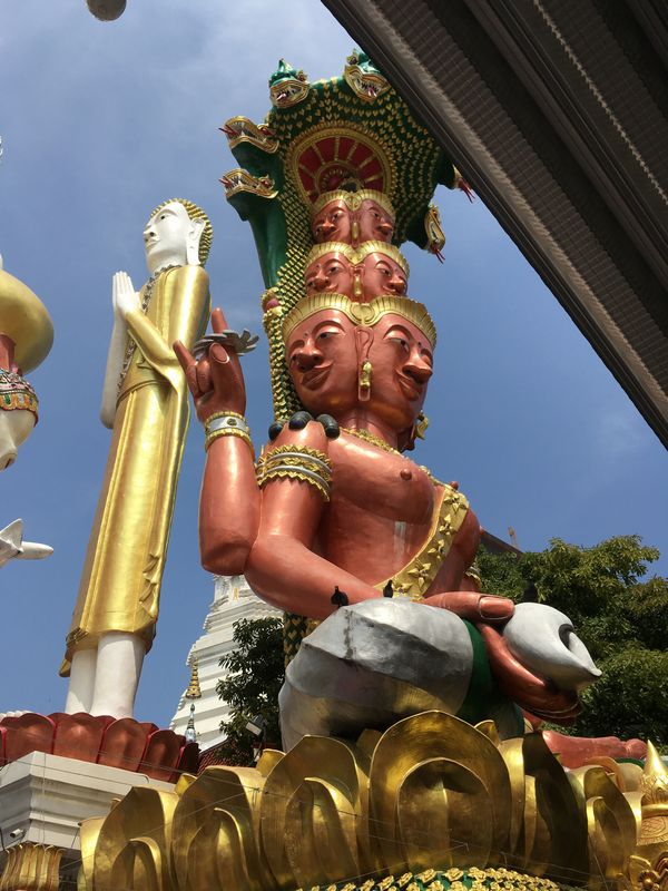 タイ バンコク ワット・クンチャン 仏像 チャトゥカームラーマテープ神