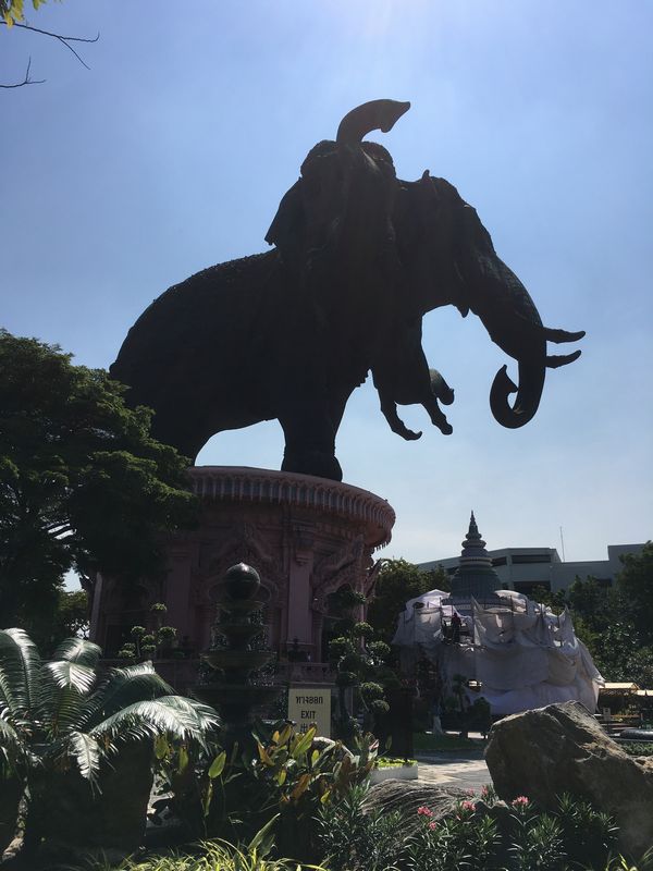 タイ エラワンミュージアム 象