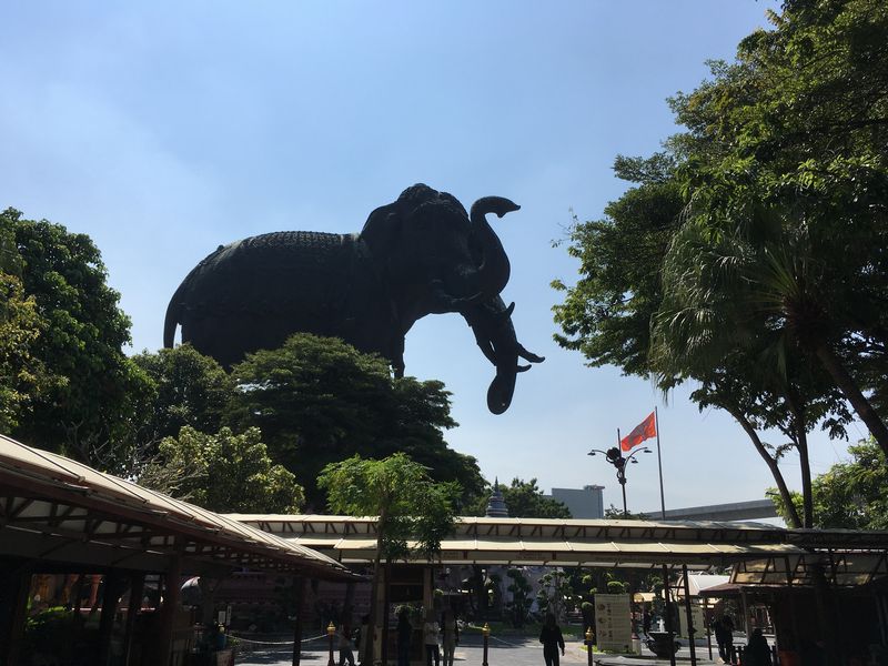 タイ エラワンミュージアム 象